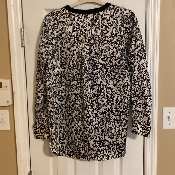 Vince Camuto Black and White Blouse Medium - Picture 3 of 3